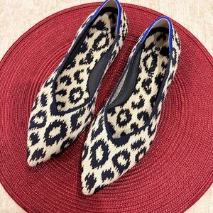 Rothy's The Point II Sandy Cat Comfy Leopard Cheetah Retired Sleek Flats HTF 8.5